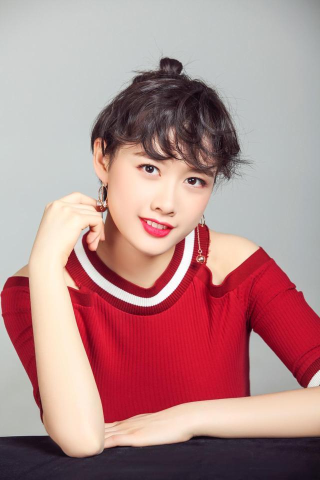 新飞飞法师：魔法世界的璀璨新星，以独特魅力引领众人瞩目