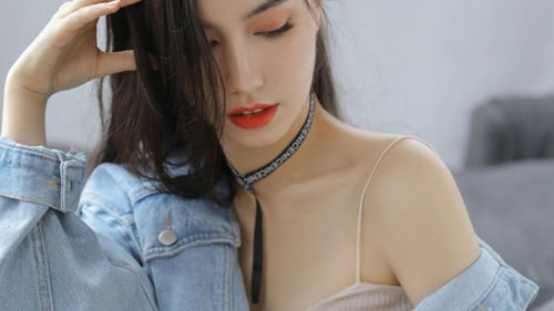 美女性感脱衣,时尚与诱惑的完美融合